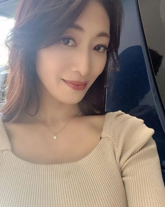 小早川憐子最新動態(tài)，從熒屏到現(xiàn)實(shí)，她的魅力持續(xù)閃耀